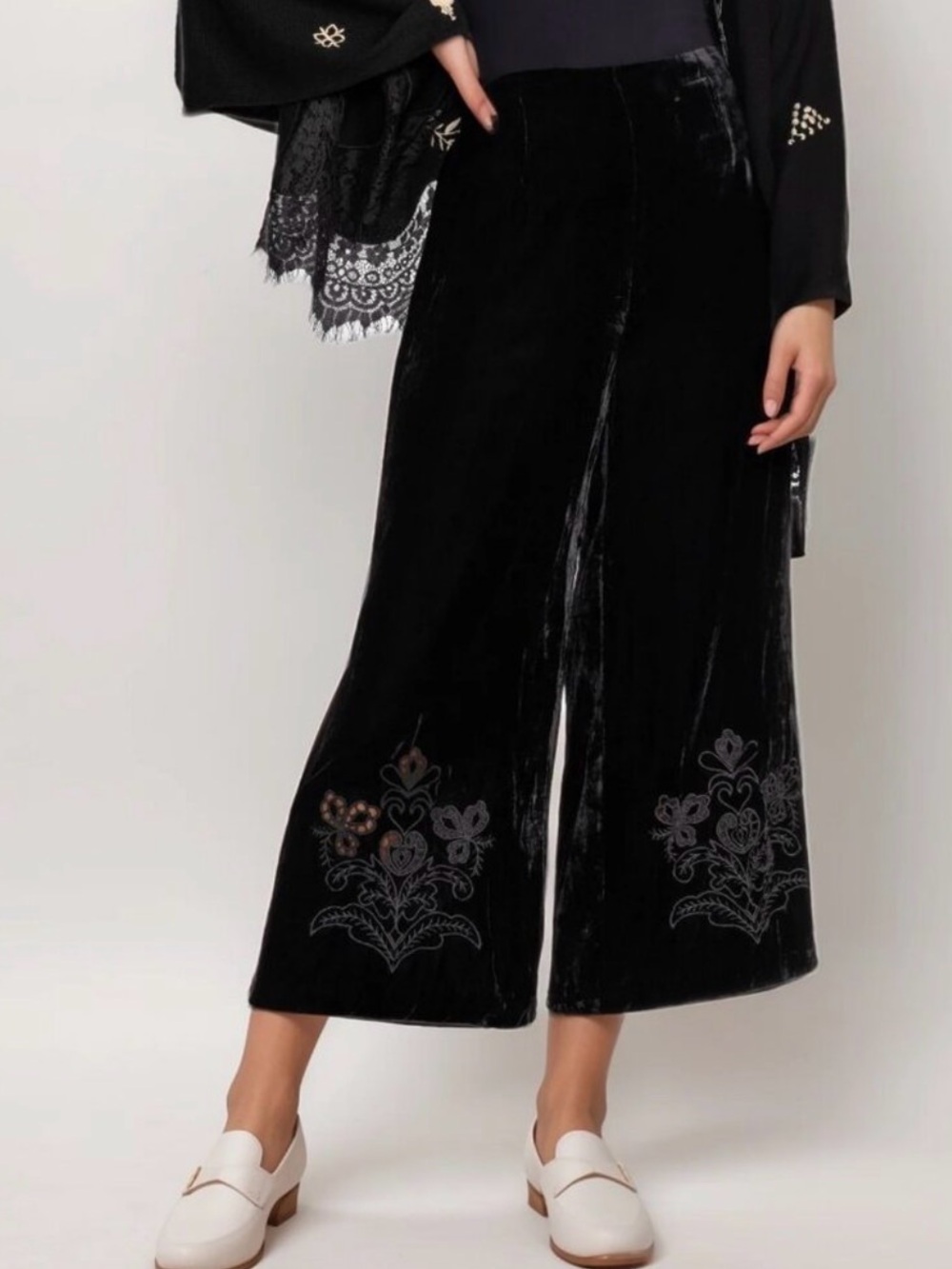 Jade by JOHNNY WAS Pants Silk blend Velvet Black Embroidered new Sz 6